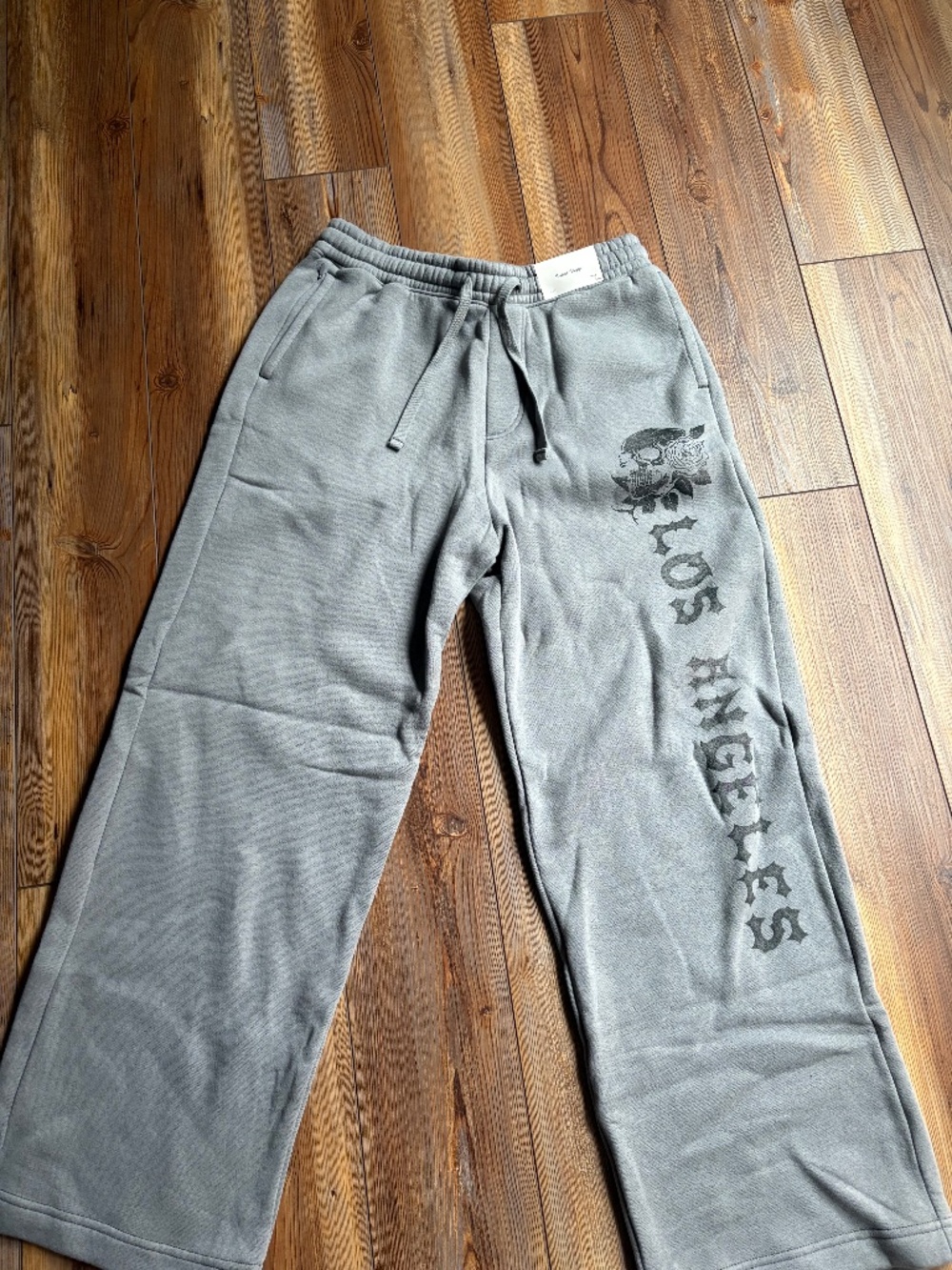 Hollister Feel Good Los Angeles Graphic Super Baggy Sweatpants